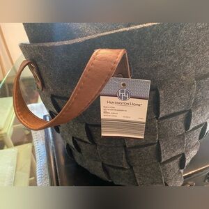 WOVEN FELT BASKET WEAVE STORAGE BAG/TOTE NEW WITH TAGS GRAY (NWT)